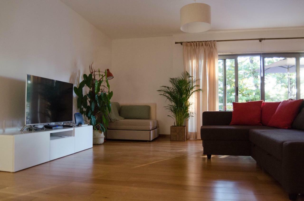 Joivy Graca Luminous 2-Br Apartment With Terrace Lisbon Exterior photo